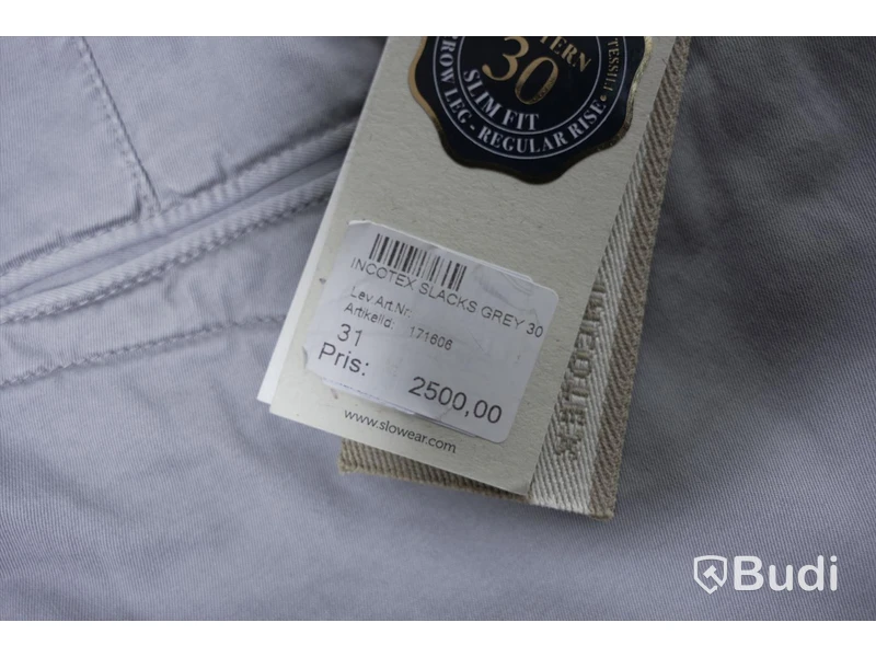 Byxor - Incotex Slacks Grey Slim Fit (W31). Nypris 2500kr