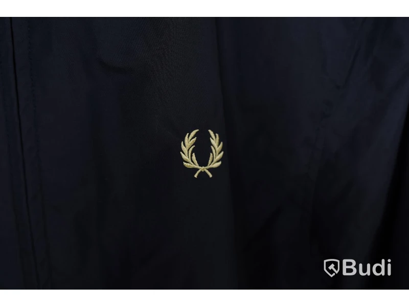 Jacka - Fred Perry Hooded Brentham (Storlek S). Nypris 1999kr