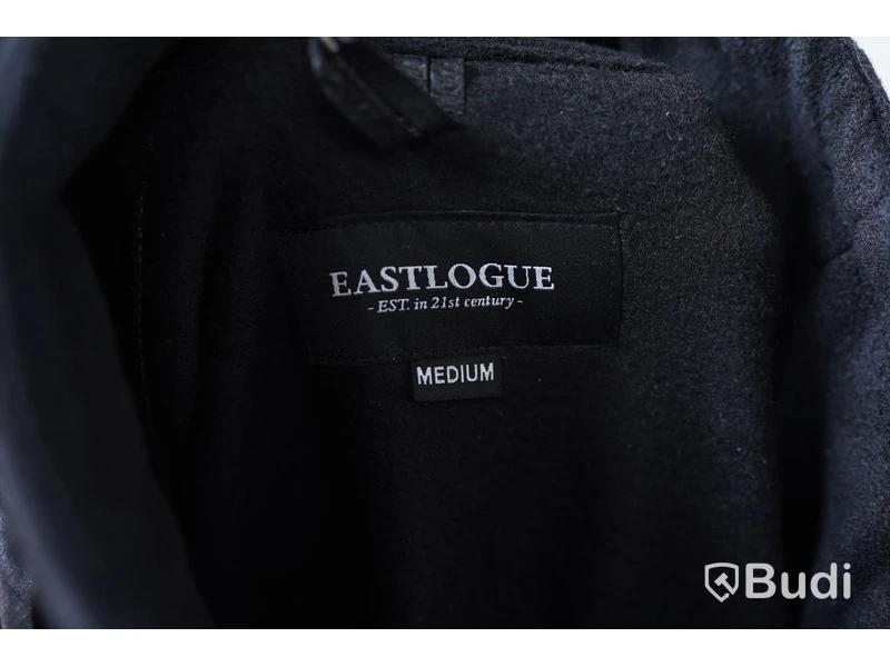 Jacka - EASTLOGUE Quilting Pullover (Storlek M). Nypris 2500kr