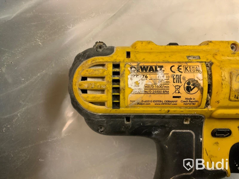 Skruvdragare DEWALT  DCD776C2. 18 Volt 2 Batteri och Laddare