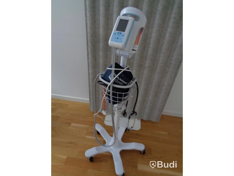 Welch Allyn blodtrycksmätare på stativ