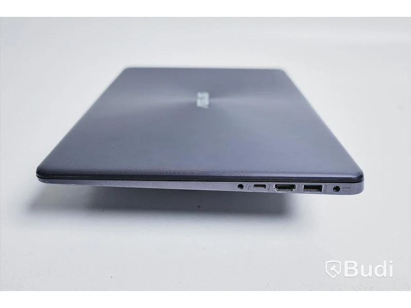 Asus Vivibook F510U OBS! rensad, inget operativ system