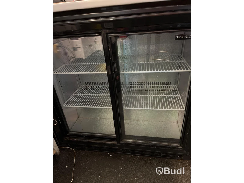 Kyl med skjutdörrar