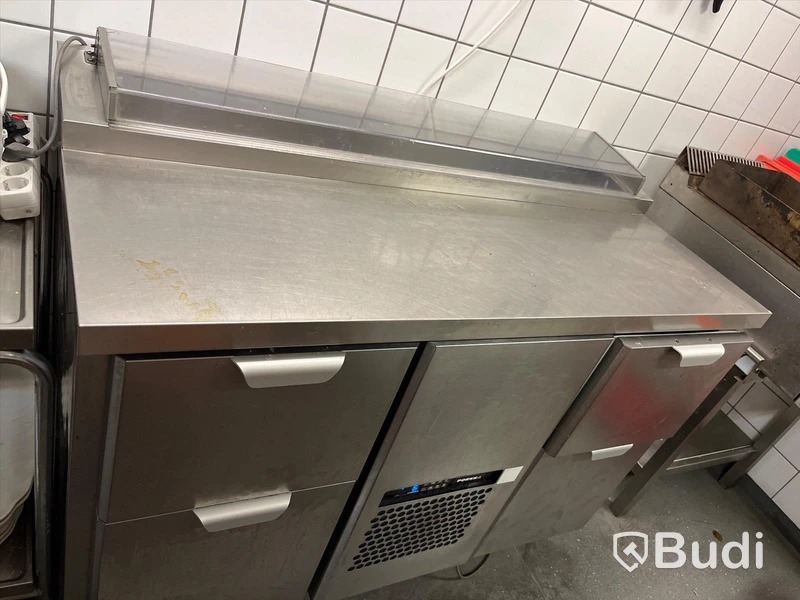 Kylbänk med plockränna