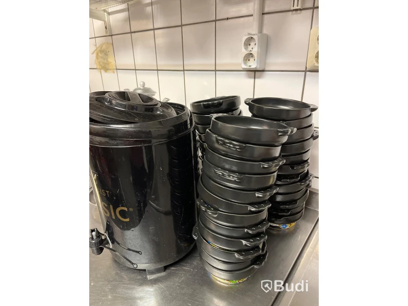 Serverings objekt allt på hyllor 1