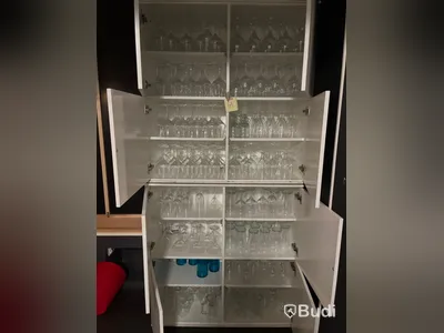 Glas i stor mängd.