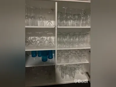 Glas i stor mängd.