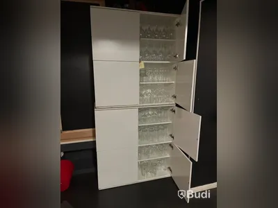 Glas i stor mängd.