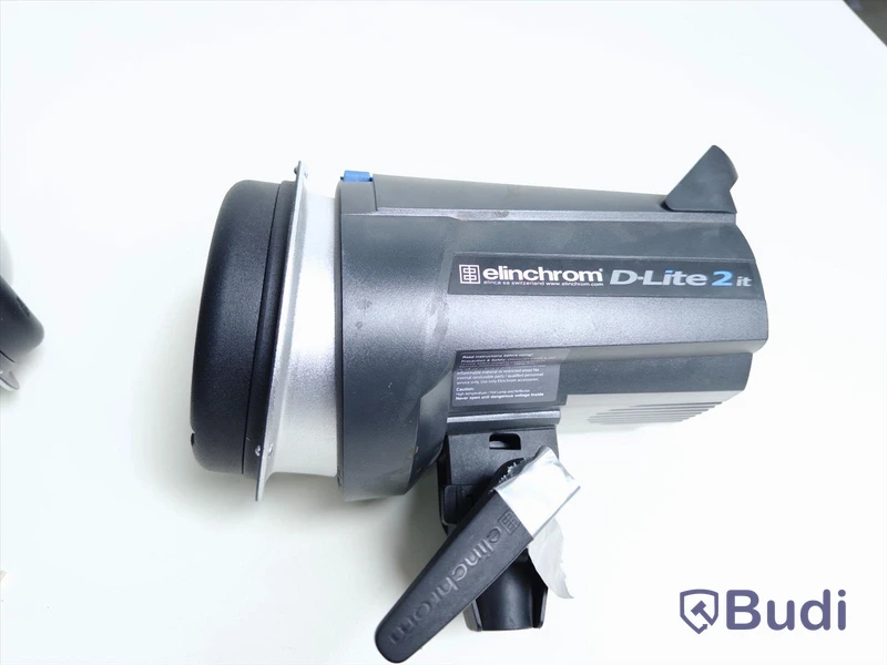 Elinchrom blixtar ink blixtsändare. D-lite 2 IT. 2st blixthuvuden och sändare ink Bowens-fäste.
