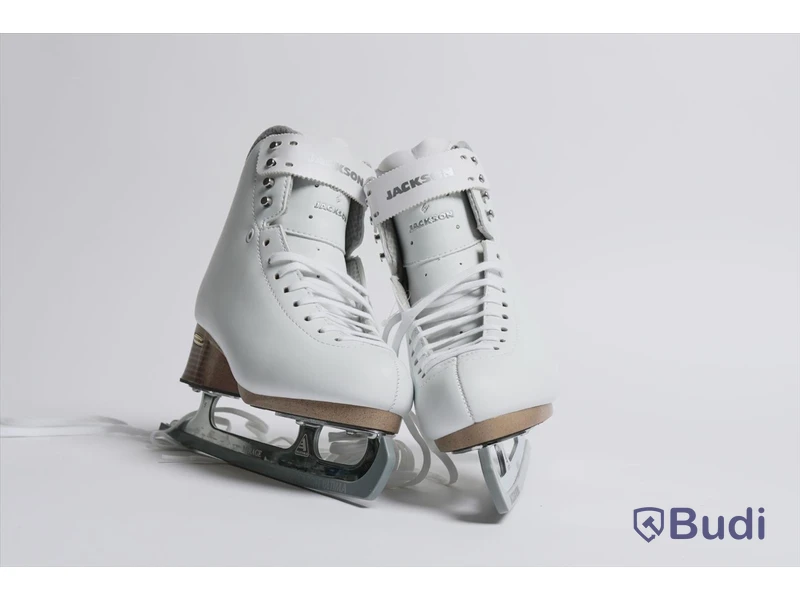 Skridskor - Jackson Elle. FS2130 (Storlek 36). Nypris 2735KR