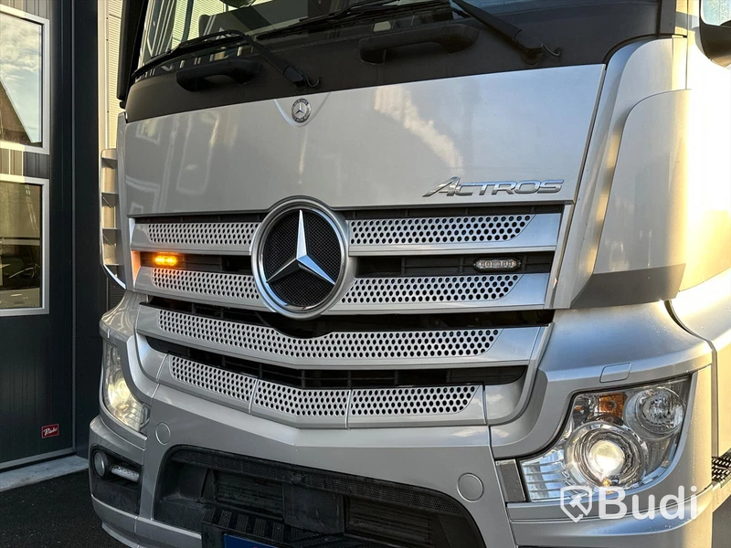 Brädgårdsbil Mercedes-Benz Actros 6x2 EU6 | Fassi F165A