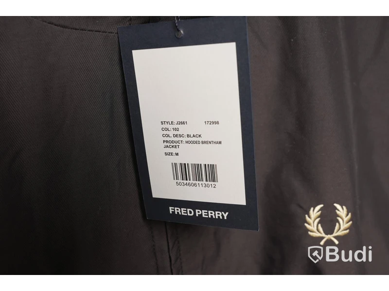 Jacka - Fred Perry Hooded Brentham (Storlek M). Nypris 1899kr