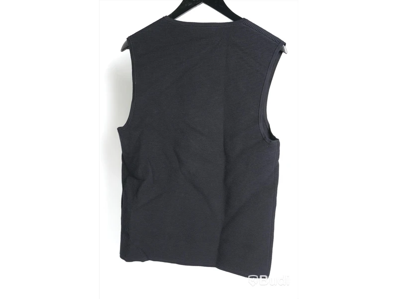 Väst - Fred Perry, Texture Zip Through Tank, Black Navy (Strl S) Nypris: 1350 kr