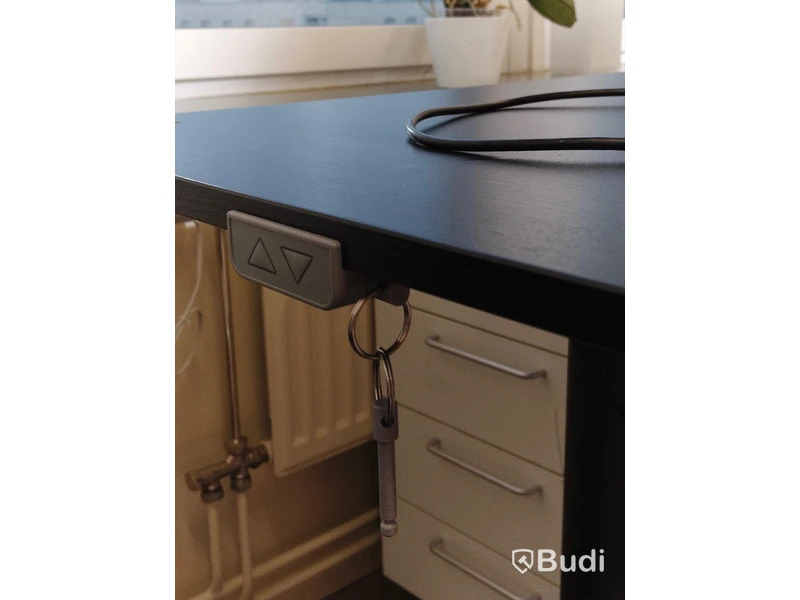 Elektriskt höj och sänkbart skrivbord