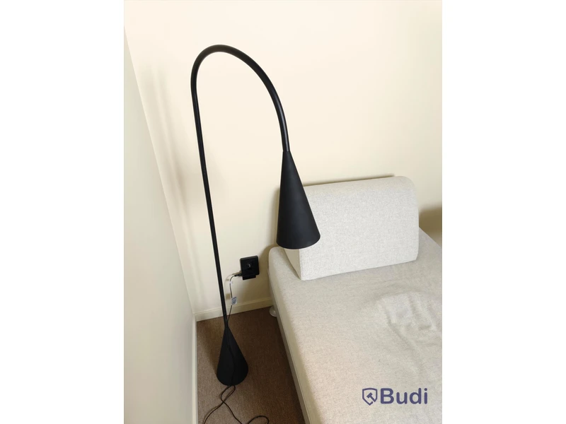 Fåtölj inklusive golvlampa