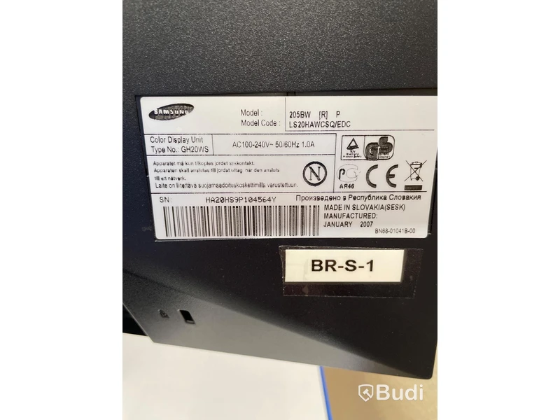 2st Datorskärmar Philips 240P4Q och Samsung 205BW
