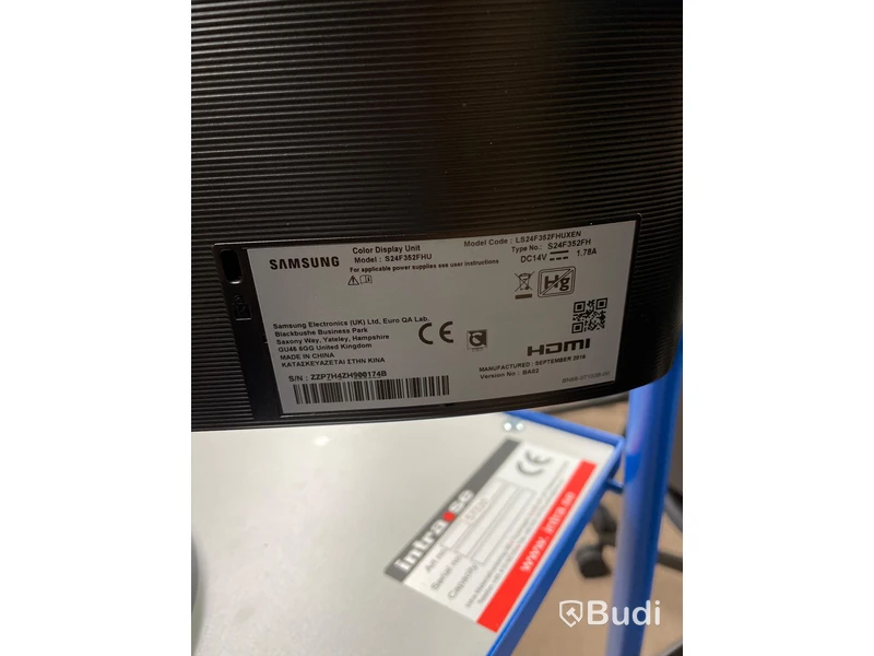 2st Datorskärmar - Samsung S24F352FHU och S24B350H