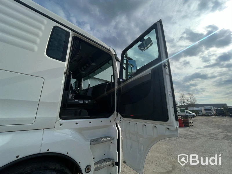 Lastbil Man TGX 35.540 8x4-4 BL | 2014 | Sörling växlare export