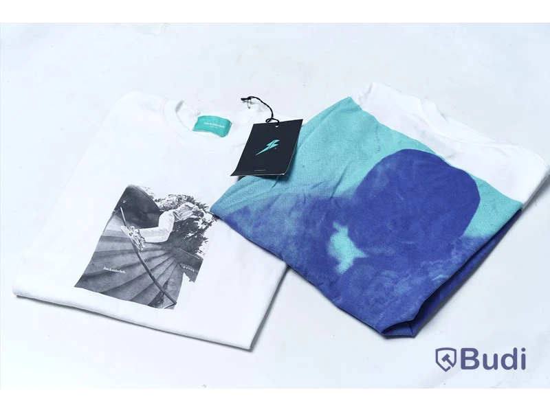 2 pack T-shirts - Polar Skate (Storlek M). Nypris 1000kr.