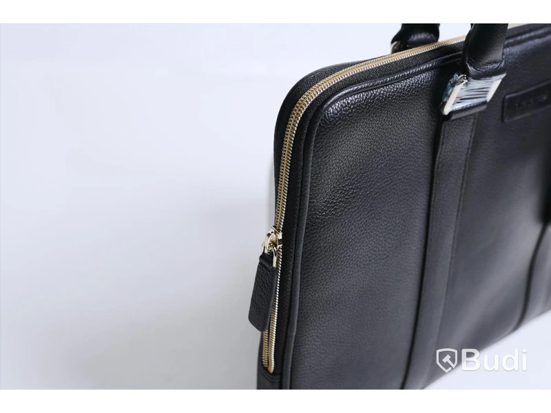 Datorväska i skinn 13 tum - Rome MB PRO (2020/Air(2020) Night Black, dbramante1928 -NY- Ord pris: 975 sek