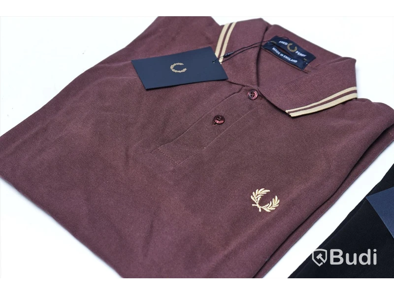 2 pack Piké skjortor - Fred Perry (Storlek 42). Nypris 1798kr.