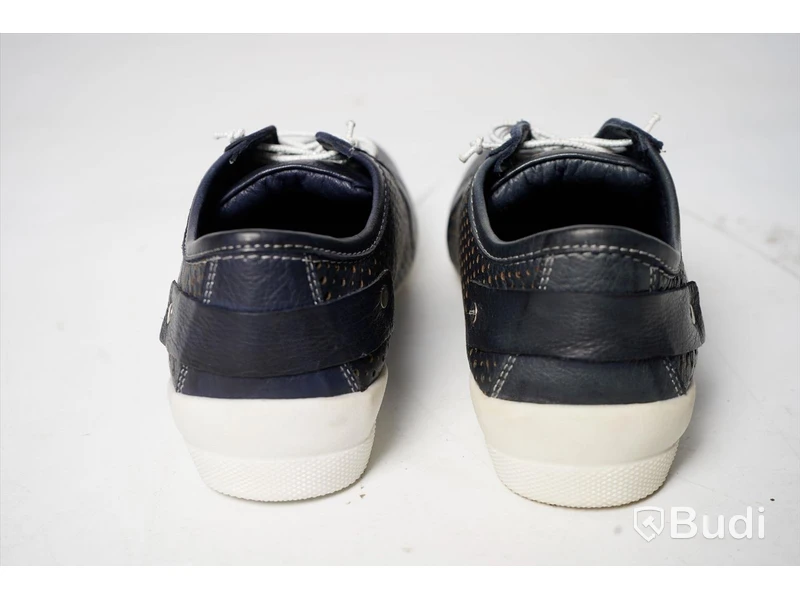 Sko i skinn - She store Charlotte Navy, strl 39, Nypris 949 kr OBS! färgskillnad på skorna.
