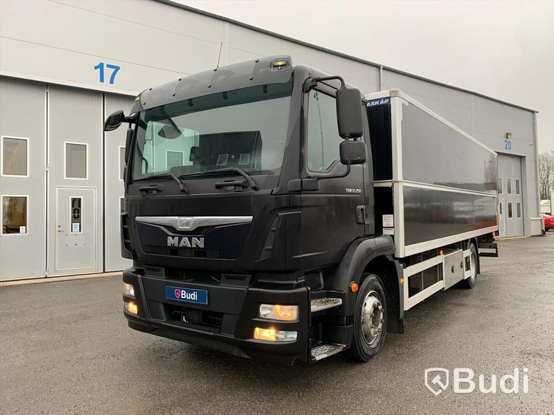 Lastbil MAN TGM 12.250 4x2 | Salaskåp Höj & sänk |