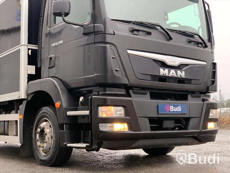 Lastbil MAN TGM 12.250 4x2 | Salaskåp Höj & sänk |