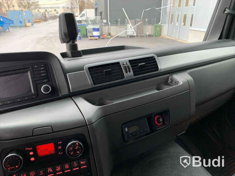 Lastbil MAN TGM 12.250 4x2 | Salaskåp Höj & sänk |