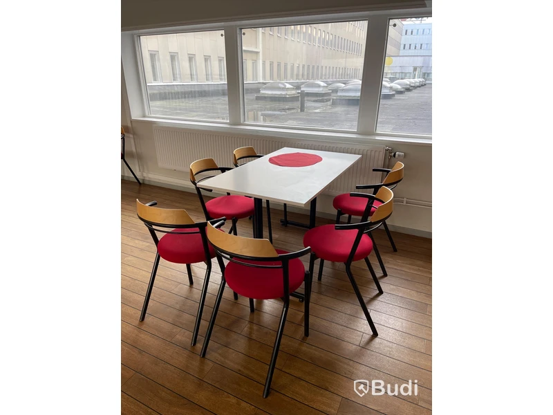 Bord och 6st stolar (Mått 160x70)