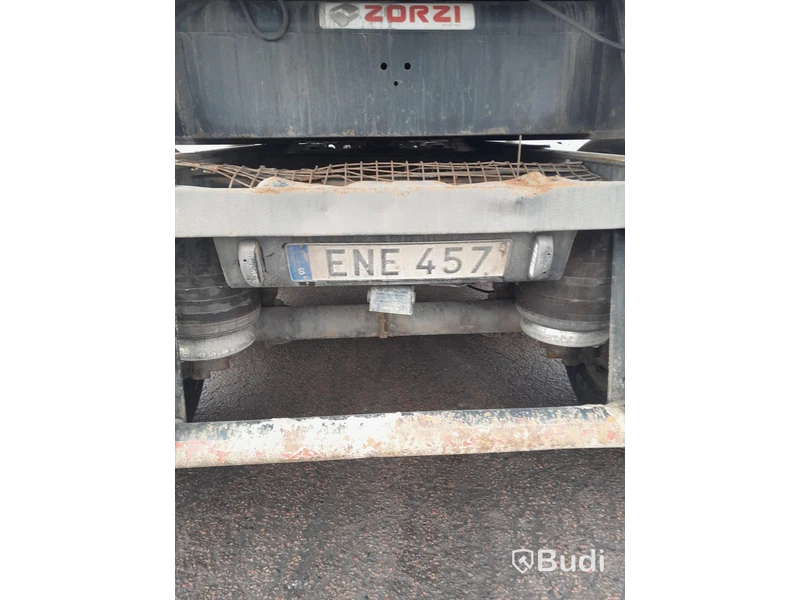 Dragbil Mercedes-Benz Arocs 3358-2015 med Zorzi asfaltstrailer -2014
