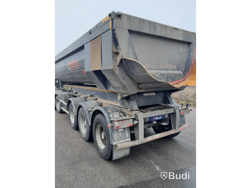Dragbil Mercedes-Benz Arocs 3358-2015 med Zorzi asfaltstrailer -2014