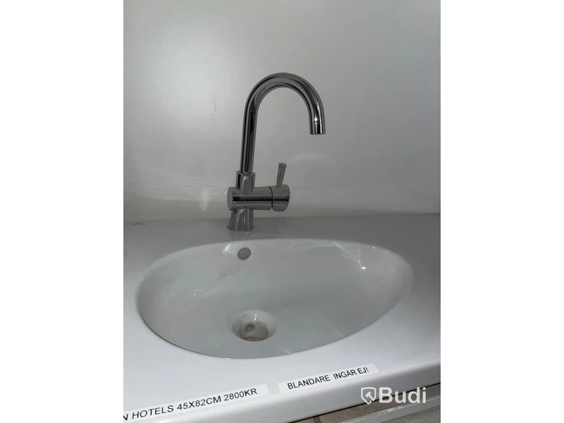 Handfat med blandare nk Porcelanosa Noken Hotels Obs! Fd. Utställningsex. Nypris ca 2800 kr (ex blandare)