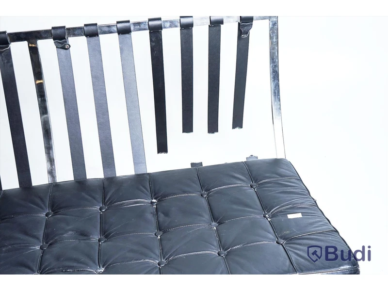 Soffa – skinnklädsel 150 cm bred, OBS! Trasigt ryggstöd.