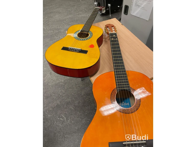 12st Gitarrer i blandat skick