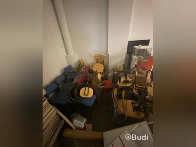 Div stapelbara stolar