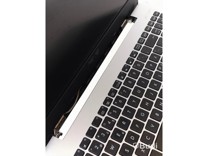 Laptop - Asus X555D OBS! Saknar operativsystem