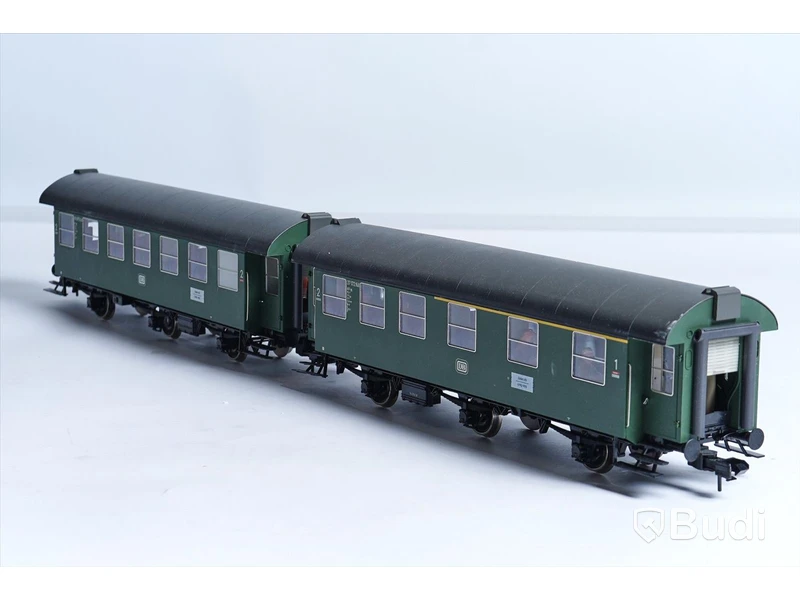 Märklin tåg - Vagnset med 2 st personvagnar, 1 st diesellok & 1 st fraktlok, Skala 1