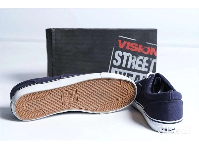 Sneakers - Vision (navy) - stl 46. OBS! Högersko har defekt färg/sula slitage