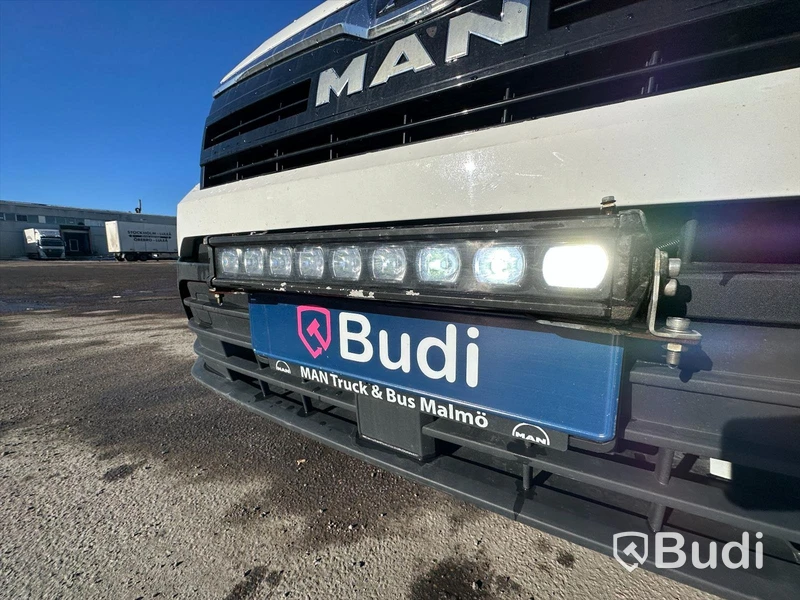 Lättlastbil Skåpbil MAN TGE SZN1E | 2019 | 22900mil | Automat| Värme i skåp