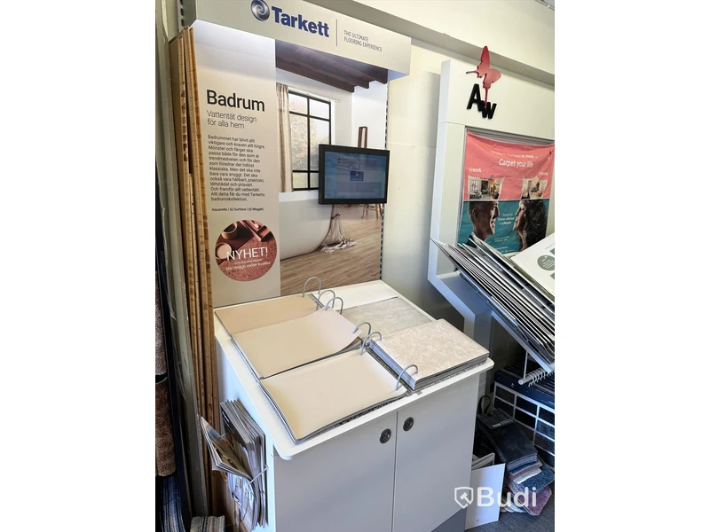 Butiksdisplay från Tarkett med varuprover