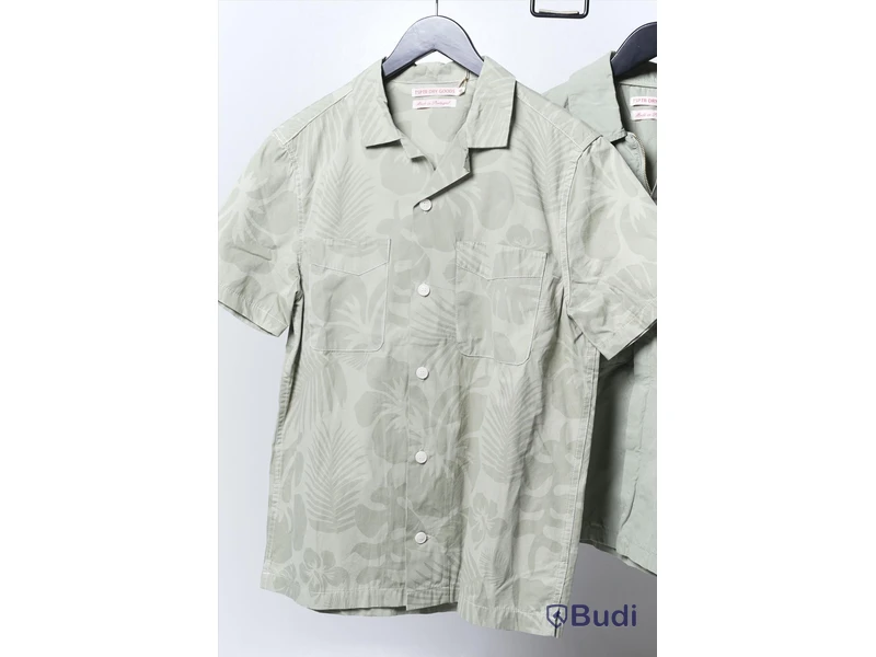 Skjorta 2st, strl M - TSPTR Dry Goods. Nypris 4 490kr.