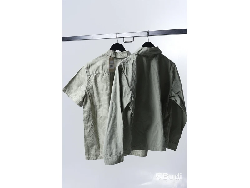 Skjorta 2st, strl M - TSPTR Dry Goods. Nypris 4 490kr.