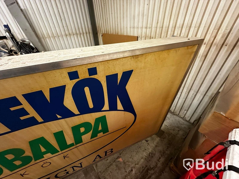 Stor Reklamskylt med belysning
