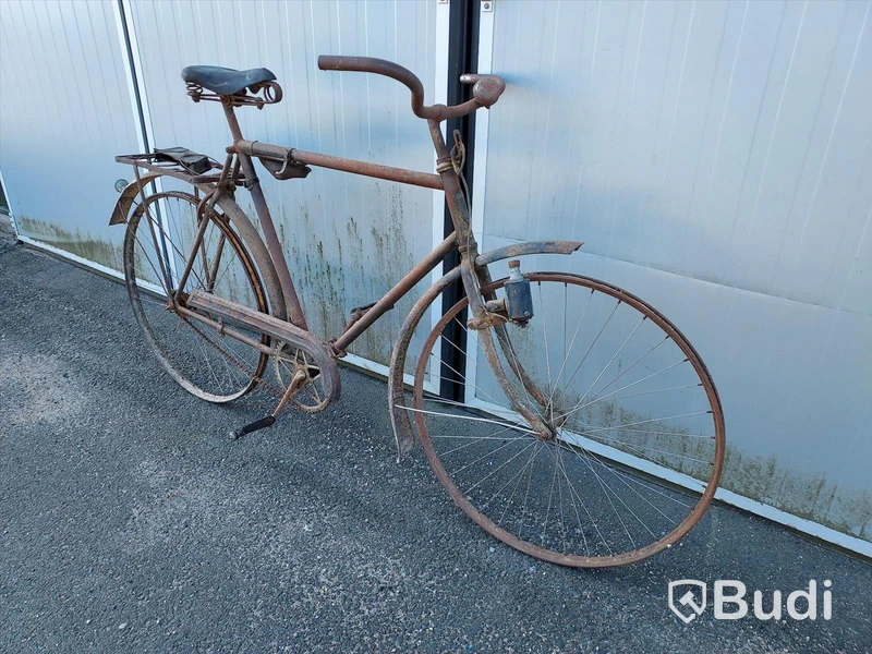 Patinerad Polstjärnan herrcykel av äldre modell