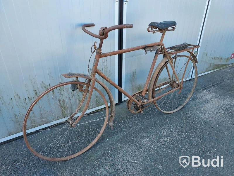 Patinerad Polstjärnan herrcykel av äldre modell