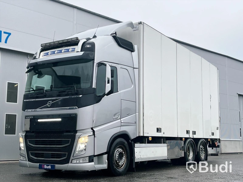 Lastbil Volvo FH 6x2  | JPGS | Öppningsbar sida