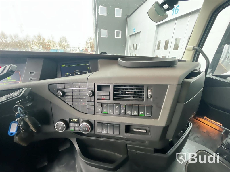 Lastbil Volvo FH 6x2  | JPGS | Öppningsbar sida