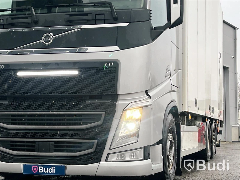 Lastbil Volvo FH 6x2  | JPGS | Öppningsbar sida