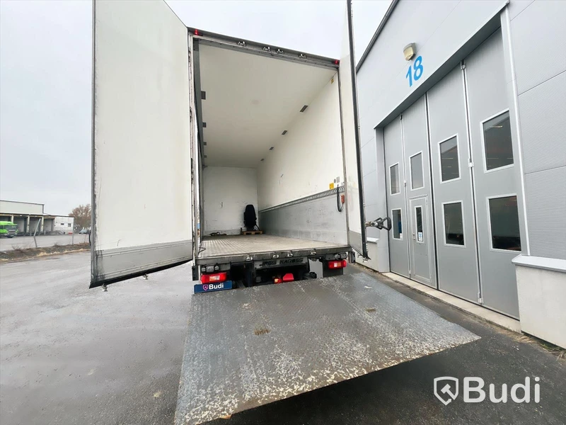 Lastbil Volvo FH 6x2  | JPGS | Öppningsbar sida